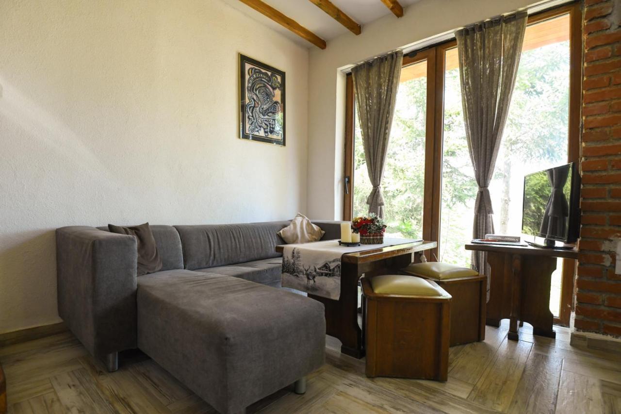 Cece'S Home Mavrovo Exterior photo